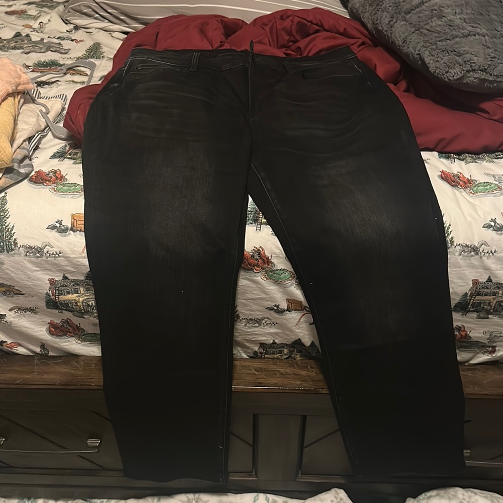 Zenana Black washed jeans. Mid rise. Straight leg